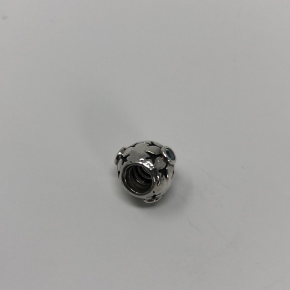 Pandora snowflake ❄️ charm - Picture 4 of 4